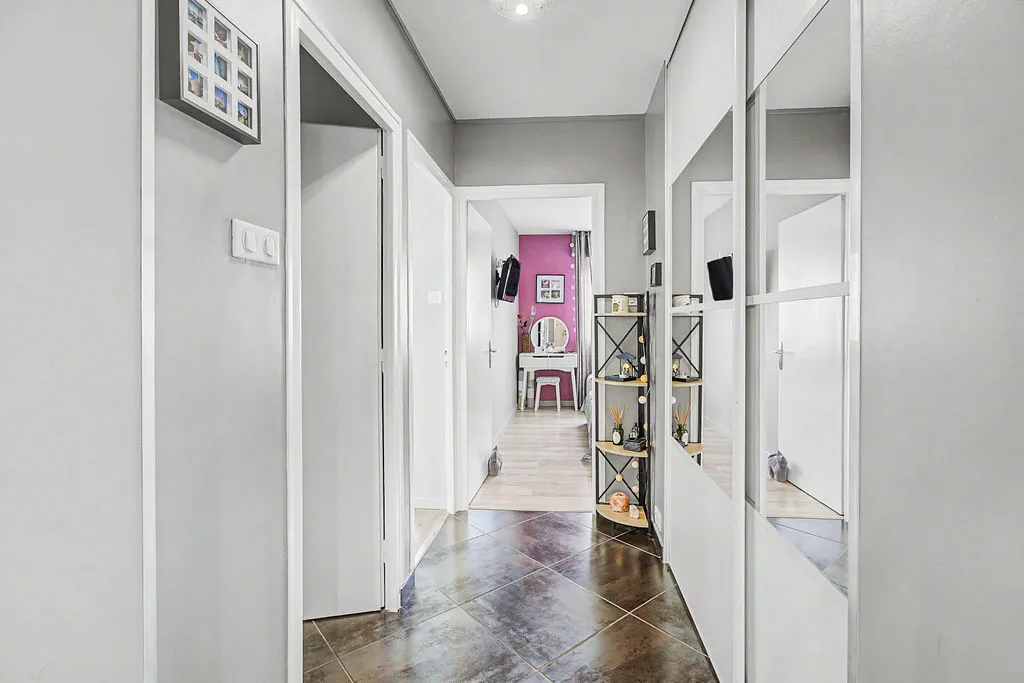 Appartement T3 rénové avec balcon, parking et cave à Annemasse – photo 3